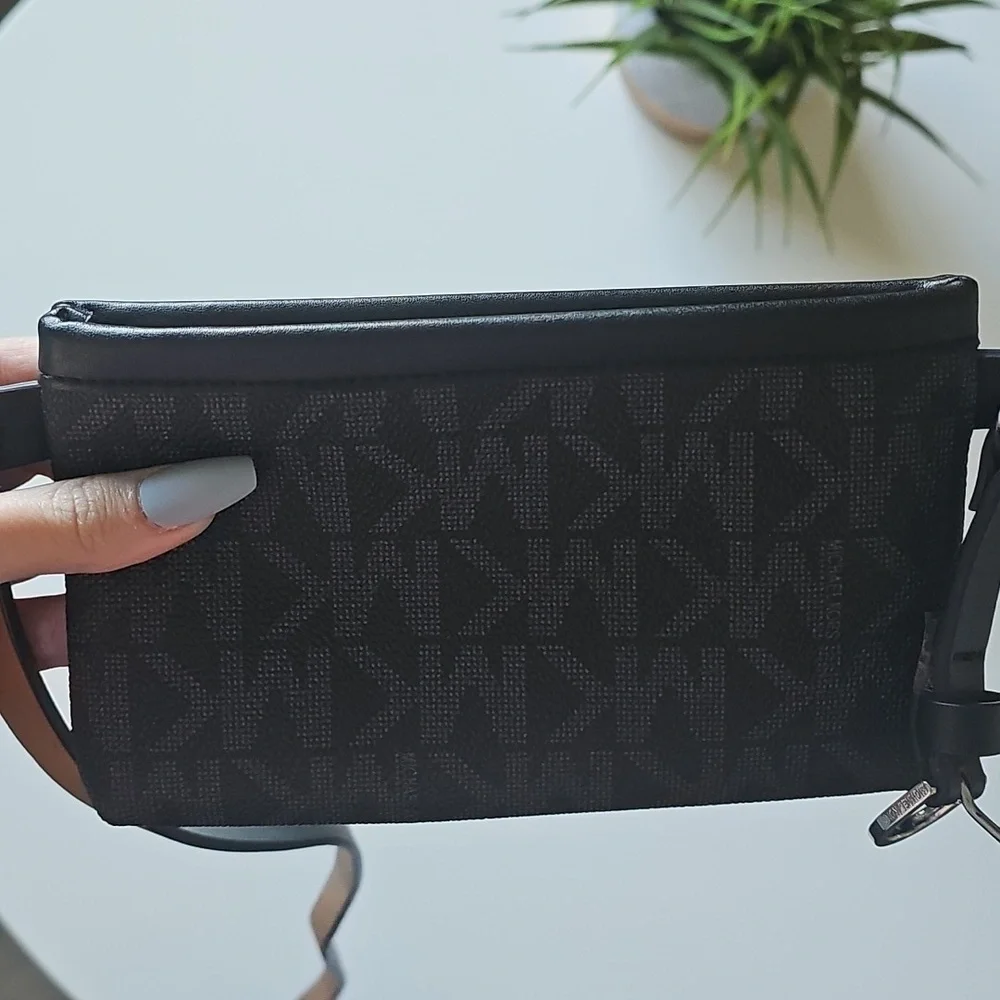 NWOT MICHAEL KORS Black Belt Bag